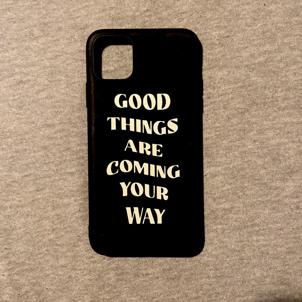 iphone 11 pro max case, barely used it didn’t fit my phone 🥲